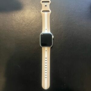 Apple Watch Series 6, Silver Aluminum Case, GPS 40mm (unlocked)